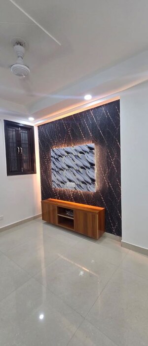 Furnished Amenities in 1 BHK Builder Floor at Khirki Extension – for Sale