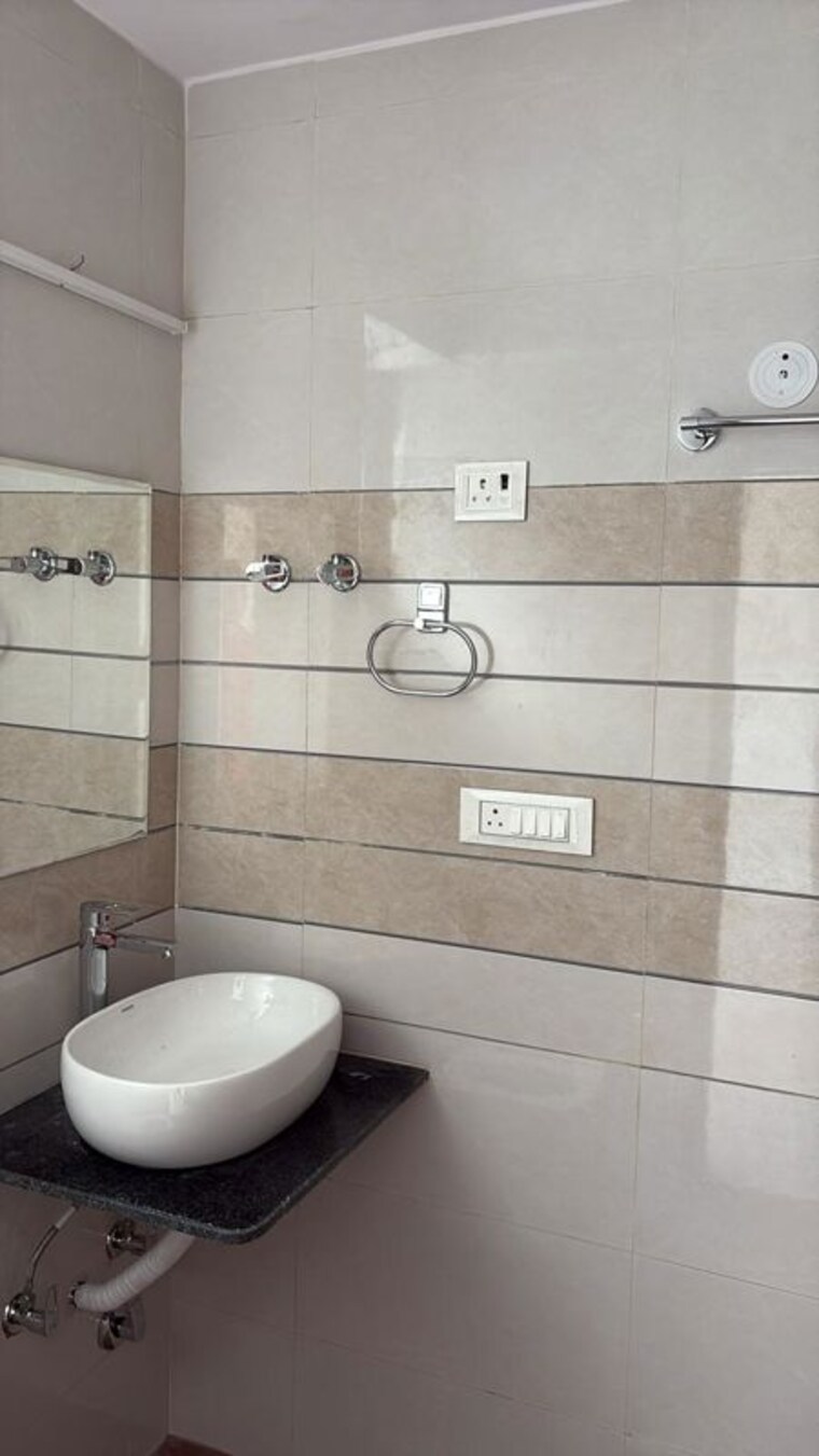 Bathroom, dwarka 4 Bedroom 2500 Sq.Ft. Apartment In Dwarka Delhi 10383517