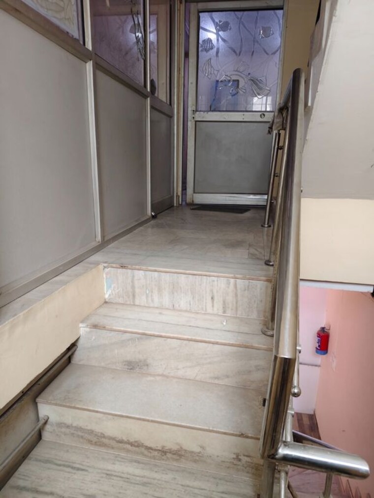 Bathroom, vibhuti khand Commercial Office Space 435 Sq.Ft. In Vibhuti Khand Lucknow 10383539