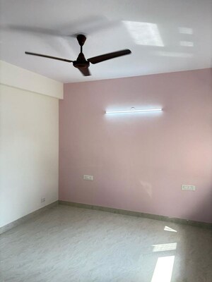 Room in 3 BHK Apartment at Dwarka – for Sale