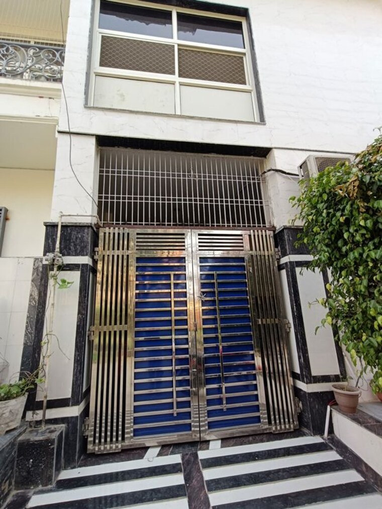Exterior View, chaitanya vihar 2 Bedroom 950 Sq.Ft. Builder Floor In Chaitanya Vihar Vrindavan 10383498