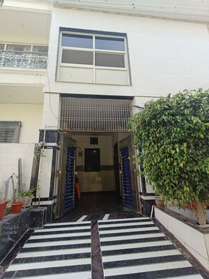2 BHK Builder Floor – Exterior View View at Chaitanya Vihar - for Rent