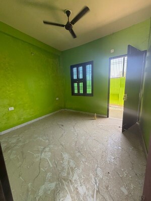Room in 1 BHK Villa at Gaur Yamuna City 2nd Park View, Gaur Yamuna City – for Sale