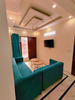 2 BHK Builder Floor For Rent in Medi City