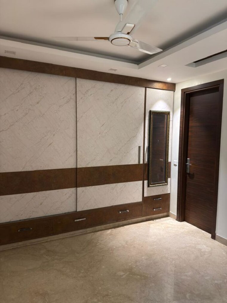 Room, anand niketan 3.5 Bedroom 250 Sq.Yd. Apartment In Anand Niketan Delhi 10383586