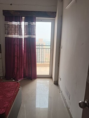 Room in 3 BHK Apartment at ATS Allure, Sector 22d Yamuna Expressway – for Rent