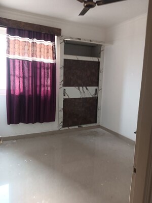 Room in 3 BHK Apartment at ATS Allure, Sector 22d Yamuna Expressway – for Rent