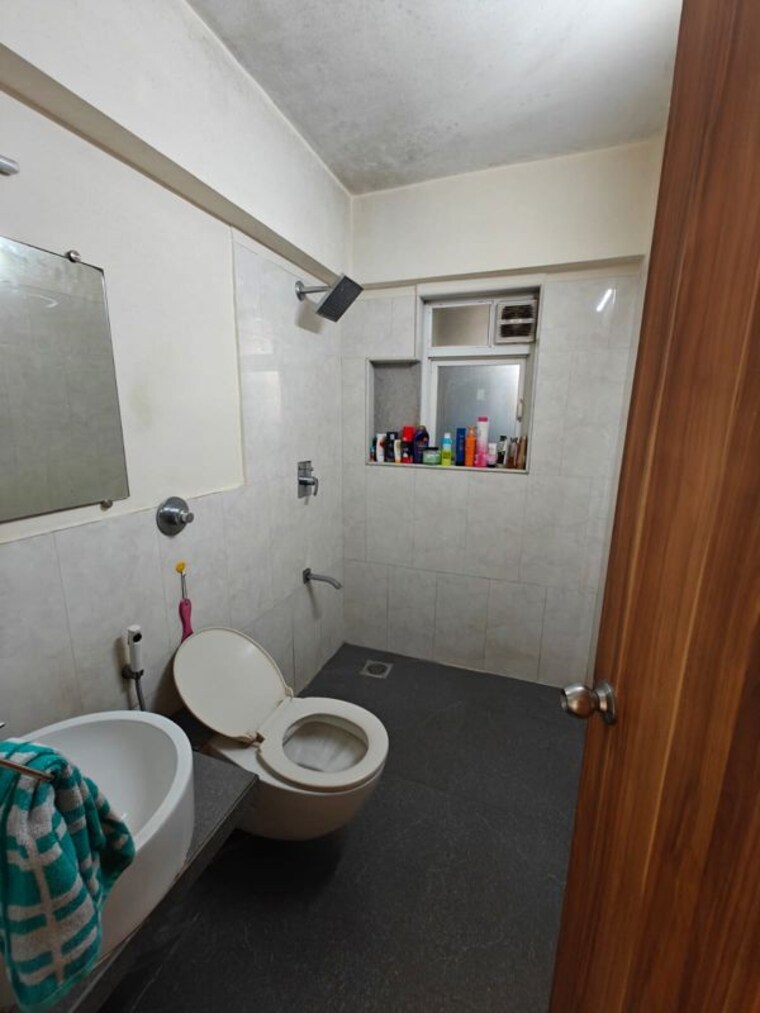 Bathroom, bholenath-chembur-castle 3 Bedroom 1100 Sq.Ft. Apartment In Chembur Mumbai 10383639