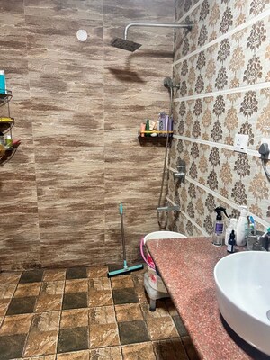 Furnished Amenities in 4 BHK Apartment at DDA Delhi Dwarka Awas Yojna, Sector 21 Dwarka – for Rent