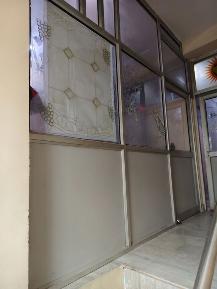 Balcony, vibhuti khand Commercial Office Space 435 Sq.Ft. In Vibhuti Khand Lucknow 10383491