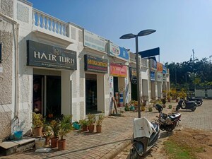  Shop – Exterior View View at DLF Hyde Park, South Mullanpur - for Sale