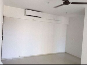 Room in 1 BHK Apartment at Lodha Upper Thane, Anjur – for Sale