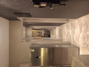 Room in 3 BHK Apartment at Shapoorji Pallonji Sarova, Kandivali East – for Sale