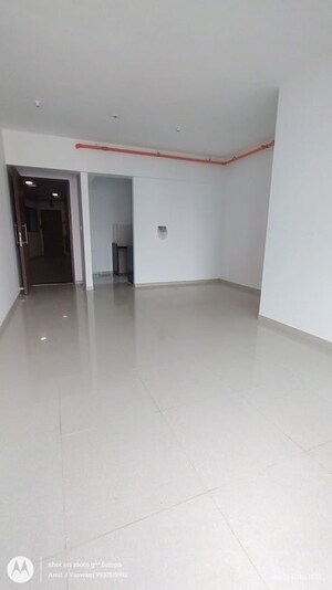 Room in 2 BHK Apartment at Kalpataru Immensa B, Kolshet Road – for Rent