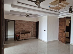 Room in 3 BHK Apartment at Sector 2c Vasundhara – for Sale