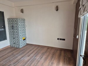 Room in 3 BHK Apartment at Sector 2c Vasundhara – for Sale