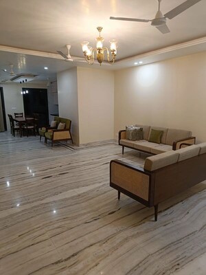 Living Room in 3 BHK Builder Floor at Sector 43 – for Rent