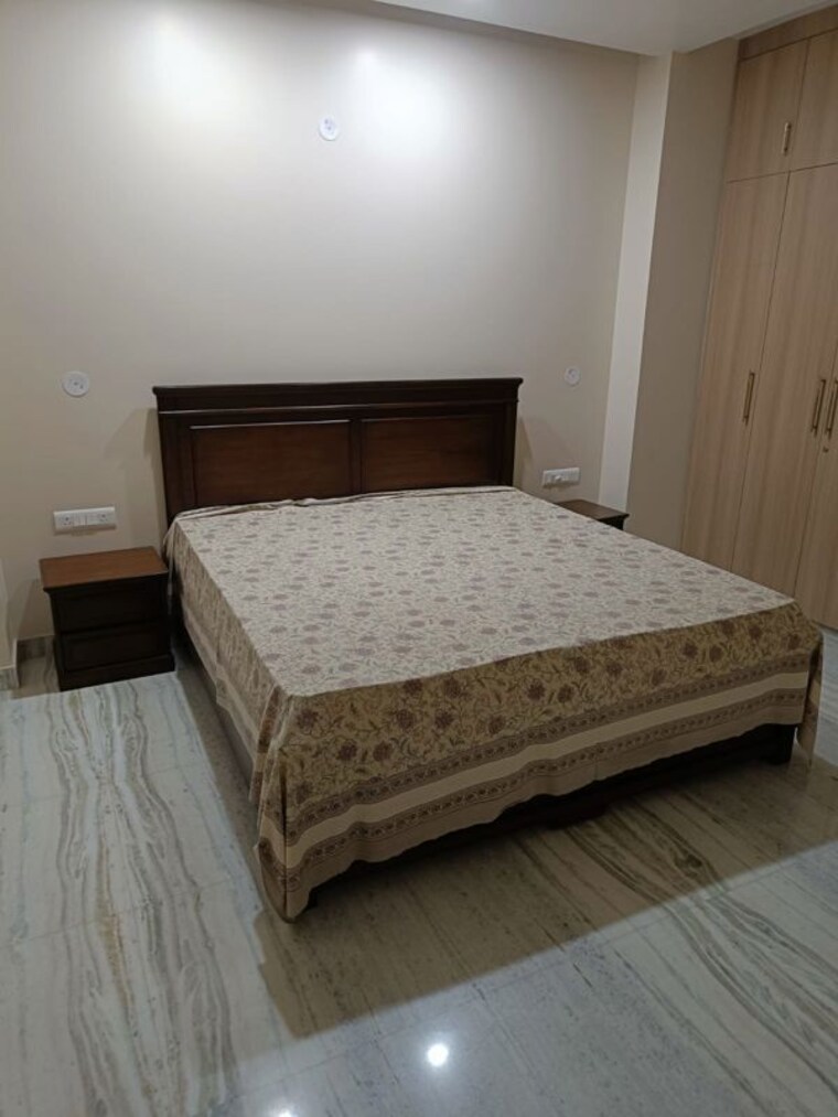 Bedroom, sector 43 3 Bedroom 225 Sq.Yd. Builder Floor In Sector 43 Gurgaon 10383721