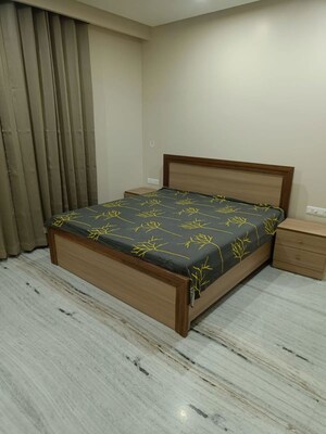 Bedroom in 3 BHK Builder Floor at Sector 43 – for Rent