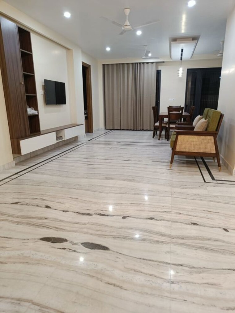  Parking, sector 43 3 Bedroom 225 Sq.Yd. Builder Floor In Sector 43 Gurgaon 10383721