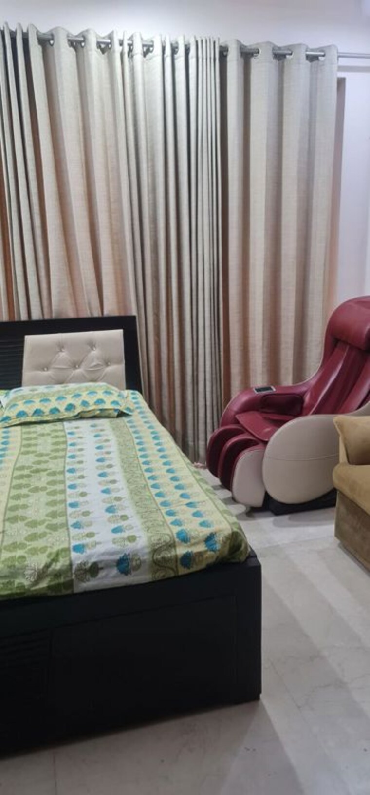 Bedroom, sushant lok i 3 Bedroom 215 Sq.Yd. Builder Floor In Sushant Lok I Gurgaon 10383731