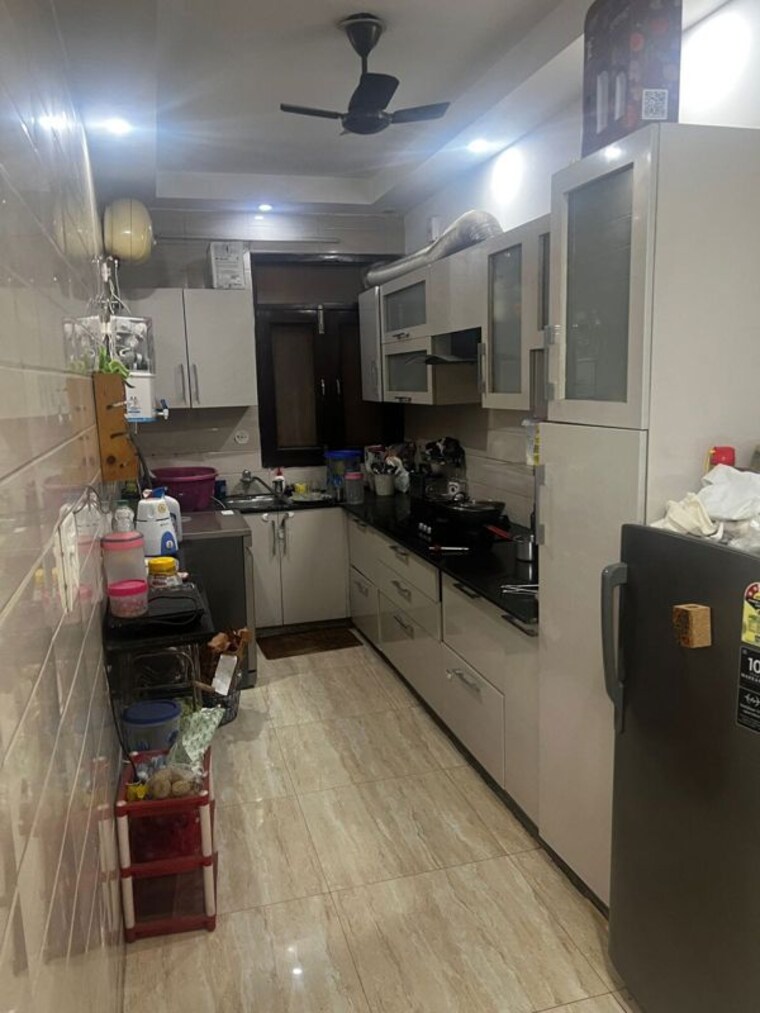 Kitchen, sushant lok i 3 Bedroom 215 Sq.Yd. Builder Floor In Sushant Lok I Gurgaon 10383731