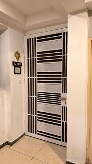 Staircase in 2.5 BHK Apartment at Gulshan Botnia, Sector 144 – for Rent