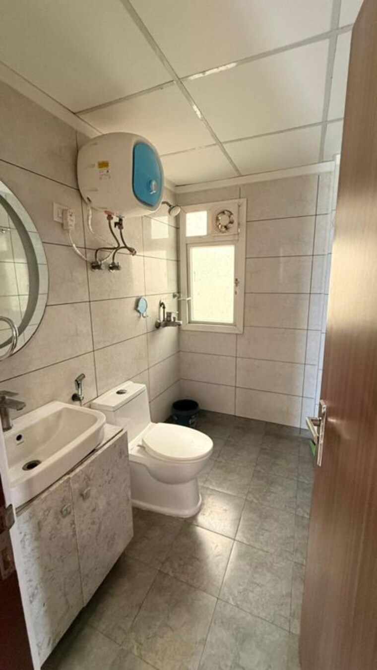 Bathroom, gulshan-botnia 2.5 Bedroom 1160 Sq.Ft. Apartment In Sector 144 Noida 10383735