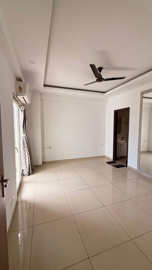 Bathroom in 2.5 BHK Apartment at Gulshan Botnia, Sector 144 – for Rent