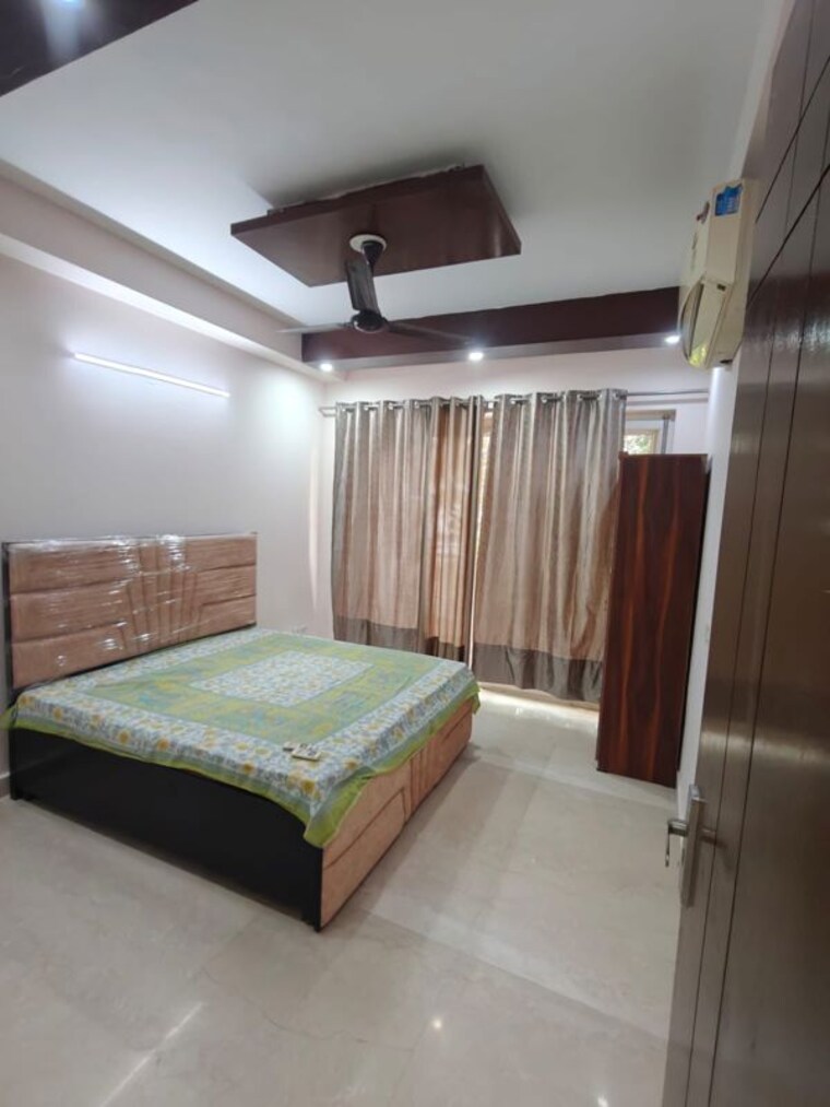 Bedroom, sushant lok i 3 Bedroom 225 Sq.Yd. Builder Floor In Sushant Lok I Gurgaon 10383742