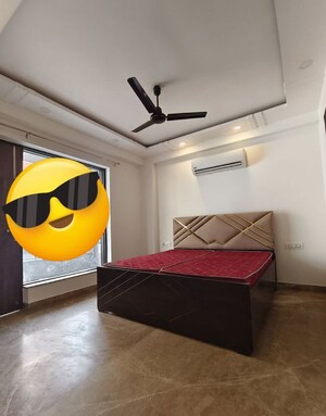 Bedroom in 3 BHK Builder Floor at Sector 43 – for Rent