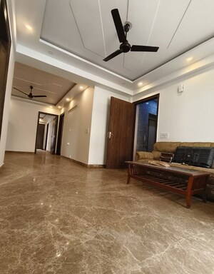 Kitchen in 3 BHK Builder Floor at Sector 43 – for Rent