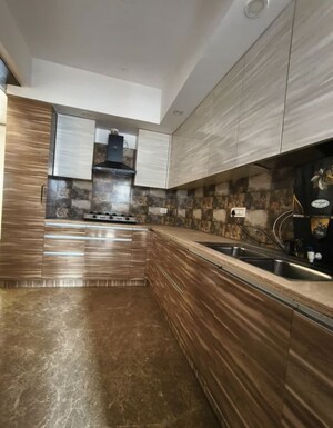 Parking in 3 BHK Builder Floor at Sector 43 – for Rent