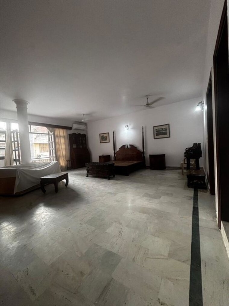  Parking, anand niketan 4 Bedroom 400 Sq.Yd. Builder Floor In Anand Niketan Delhi 10383762