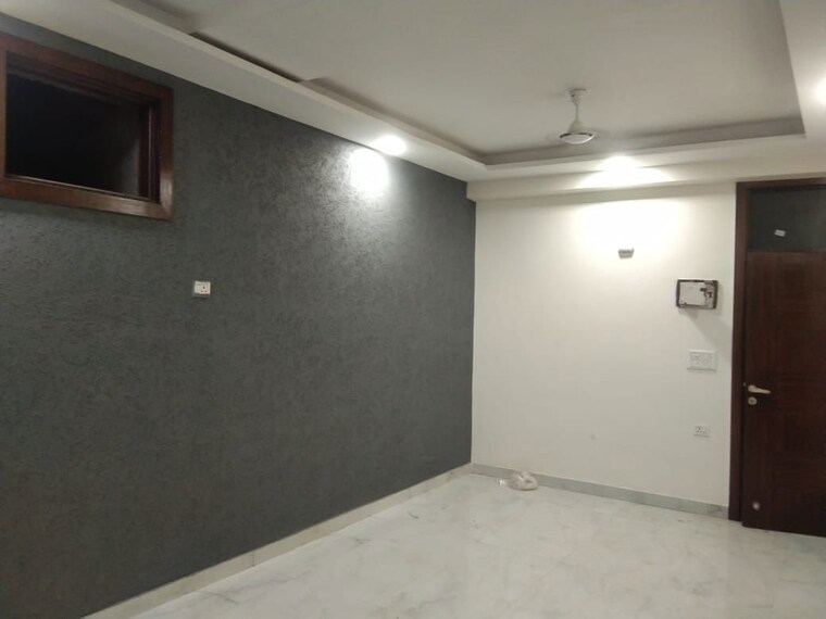Room, limra-height 1 Bedroom 550 Sq.Ft. Builder Floor In Sector 73 Noida 10383732