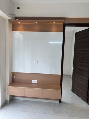 Furnished Amenities in 3.5 BHK Builder Floor at Smart World Gems, Sector 89 – for Rent