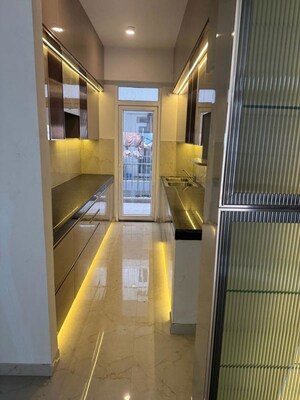 Building Lobby in 3.5 BHK Builder Floor at Smart World Gems, Sector 89 – for Rent