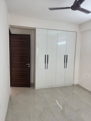 Room in 3.5 BHK Builder Floor at Smart World Gems, Sector 89 – for Rent