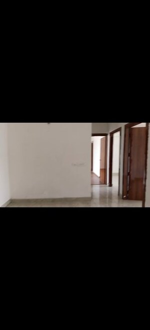 Room in 3 BHK Apartment at Amrapali Leisure Park, Amrapali Leisure Valley – for Rent