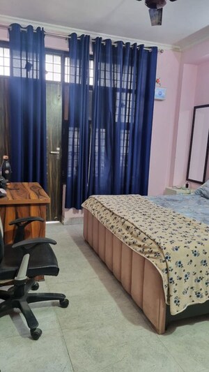Bedroom in 2 BHK Builder Floor at Sector 46 – for Rent