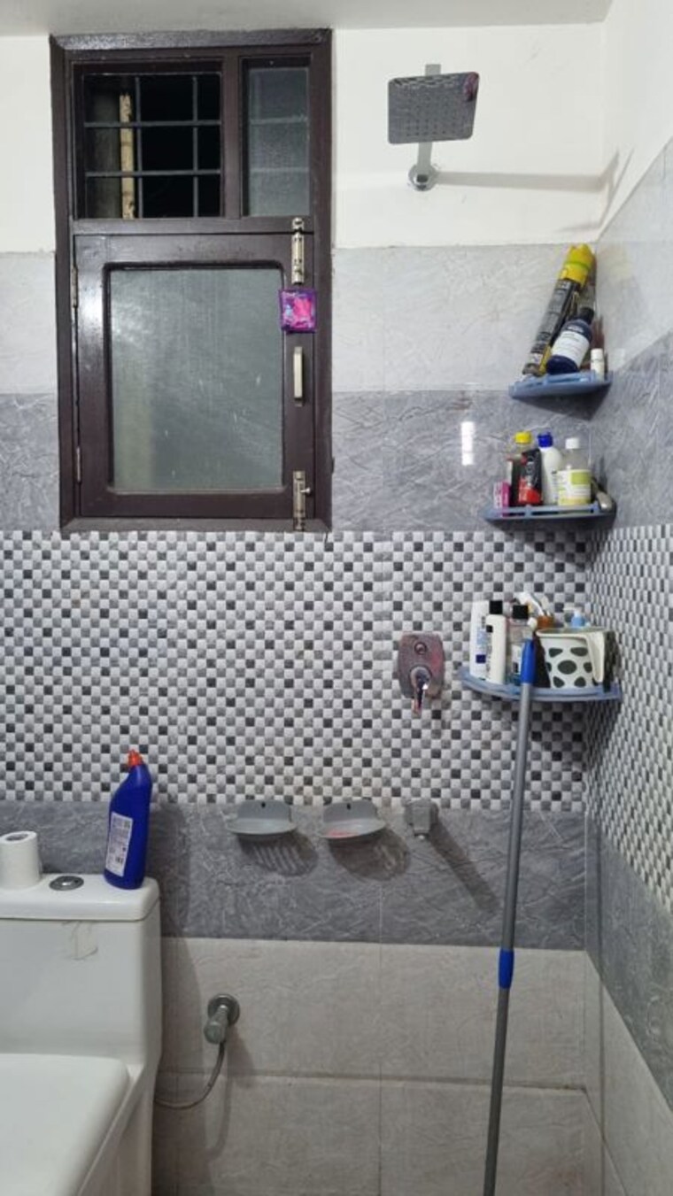 Bathroom, sector 46 2 Bedroom 950 Sq.Ft. Builder Floor In Sector 46 Gurgaon 10383836