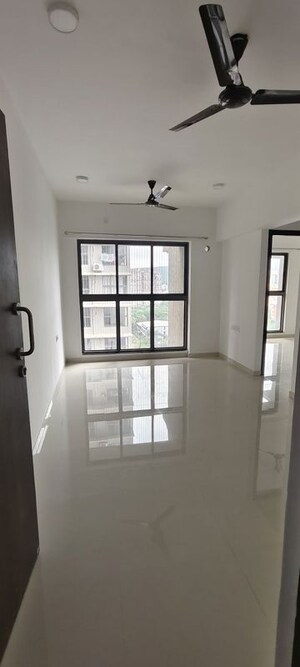 Room in 2 BHK Apartment at UK Iridium, Kandivali East – for Rent