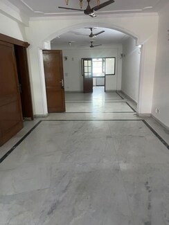 2 BHK Builder Floor For Rent in Sector 57