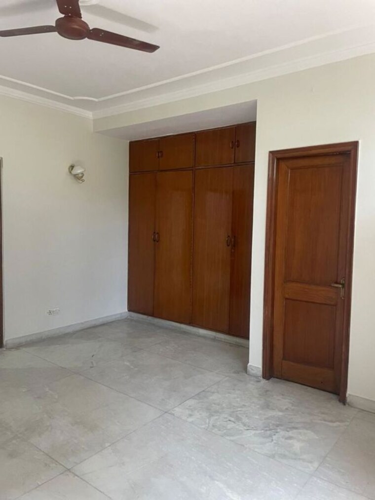 Room, sector 57 2 Bedroom 950 Sq.Ft. Builder Floor In Sector 57 Gurgaon 10383865