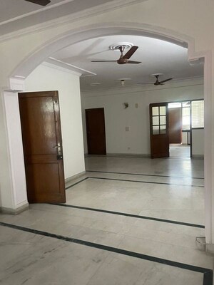 Room in 2 BHK Builder Floor at Sector 57 – for Rent