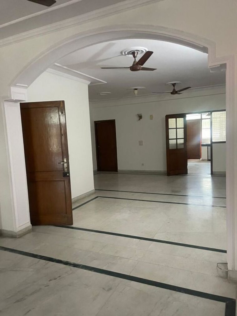 Room, sector 57 2 Bedroom 950 Sq.Ft. Builder Floor In Sector 57 Gurgaon 10383865
