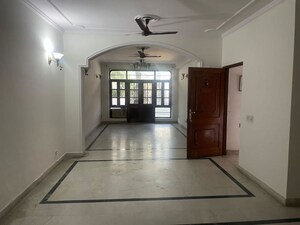 3 BHK Builder Floor For Rent in Sushant Lok Iii