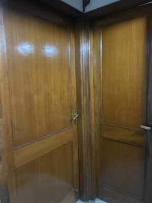 Furnished Amenities in 3 BHK Builder Floor at Sushant Lok Iii – for Rent