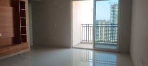Room in 3 BHK Apartment at Eldeco Live By The Greens, Sector 150 – for Rent