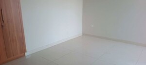 Room in 3 BHK Apartment at Eldeco Live By The Greens, Sector 150 – for Rent